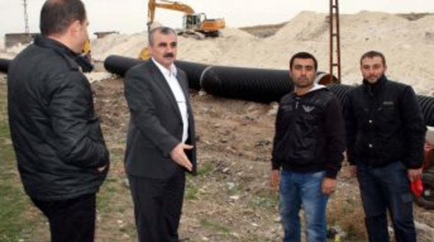 Midyat Belediyesi, kanalizasyon &ccedil;alışmasına kurban keserek başladı