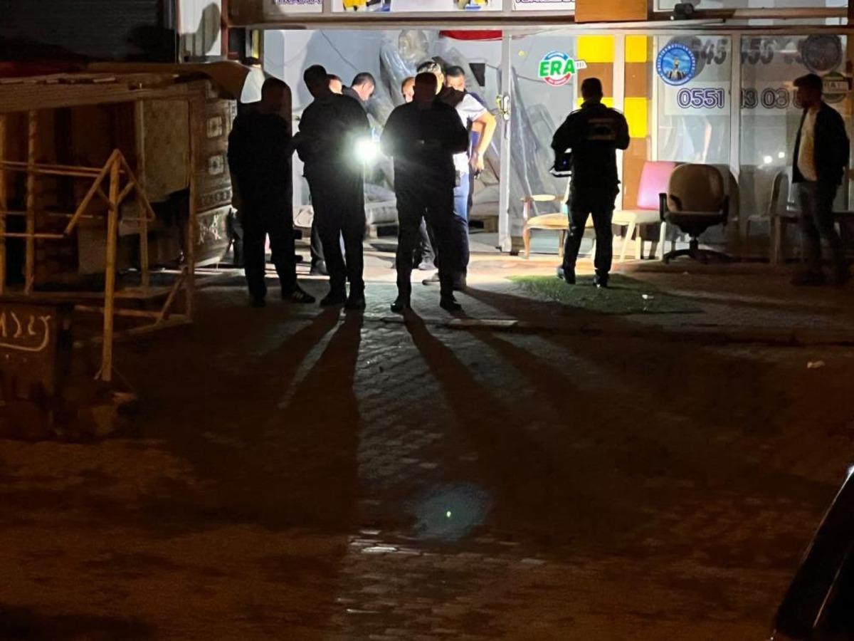 Kahramanmaraş ta halı yıkamacıda bı&ccedil;aklı kavga: 2 yaralı 1