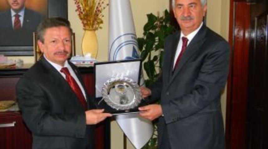 Daştan&rsquo;dan, Başkan Başer&rsquo;e teşekk&uuml;r plaketi