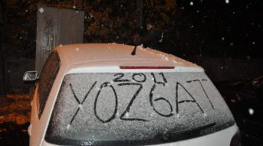 Yozgat&rsquo;a mevsimin ilk karı yağdı