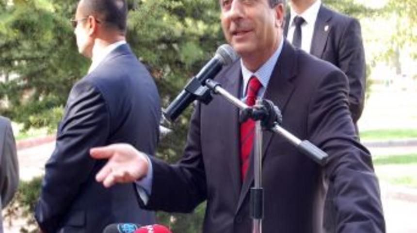 &Ouml;ğretmen adayları &lsquo;İnsan Hakları Beyannamesi Yolu&rsquo;nda atama istedi