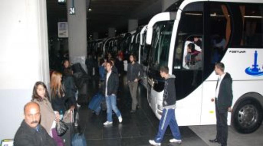 İzmir Terminalinde bayram yoğunluğu başladı