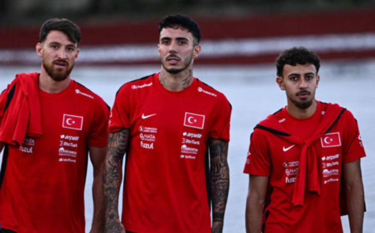 A Milli Takım a çok kötü haber! 2 isim idmanı tamamlayamadı 1
