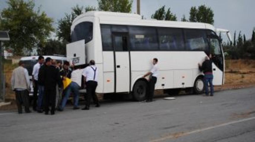 Manavgat'ta trafik kazası: 14 yaralı