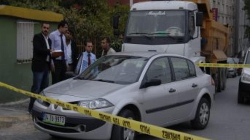 Sultangazi'de bir bankanın kuryesi gasp edildi