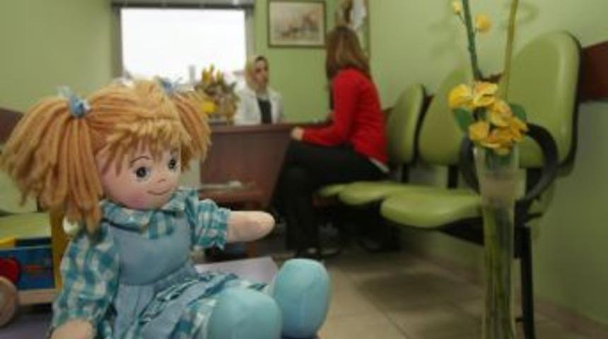 Depremzede &ccedil;ocukların bayram oyuncakları G&uuml;ng&ouml;ren&rsquo;den