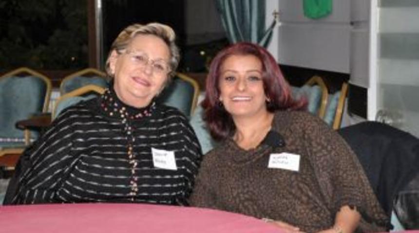 Önce facebook’ta sonra çay bahçesinde buluştular