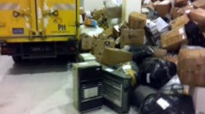 Depremzedelere toplanan yardımlar k&ouml;peklere yem oldu