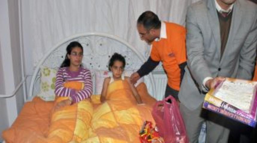 Kahraman annenin &ccedil;ocuklarına Kimse Yok Mu elini uzattı