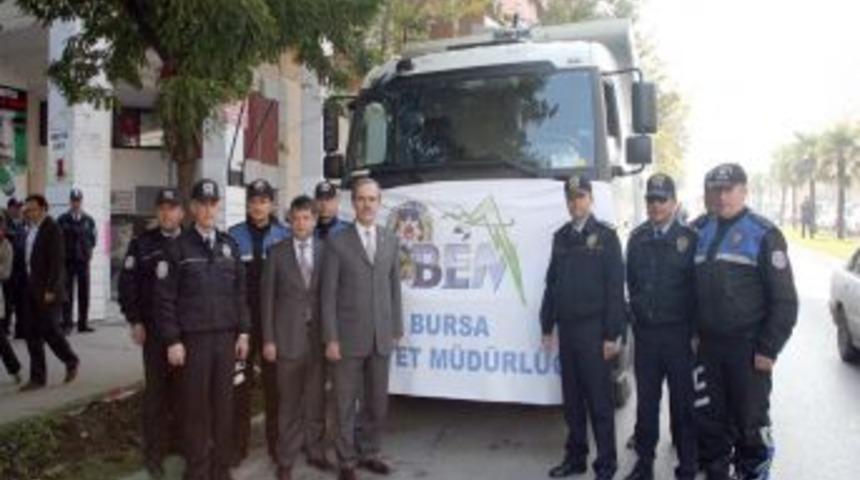 Polisler birlik oldu, Vanlı &ccedil;ocuklara battaniye ve oyuncak g&ouml;nderdi