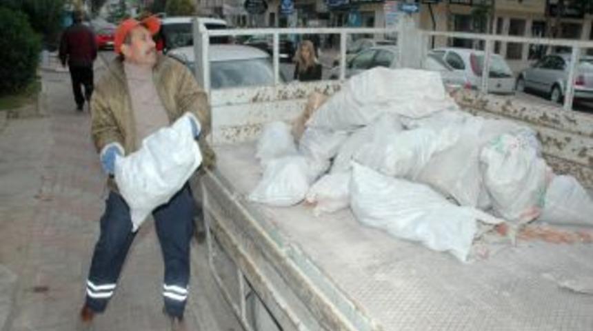 Karşıyaka Belediyesi moloz i&ccedil;in konteyner kiralıyor