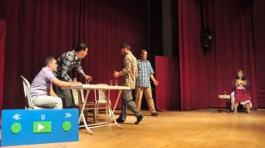 T&uuml;rk ve Alman gen&ccedil;ler, &lsquo;Almancı&rsquo; olmayı tiyatro sahnesinden anlattı