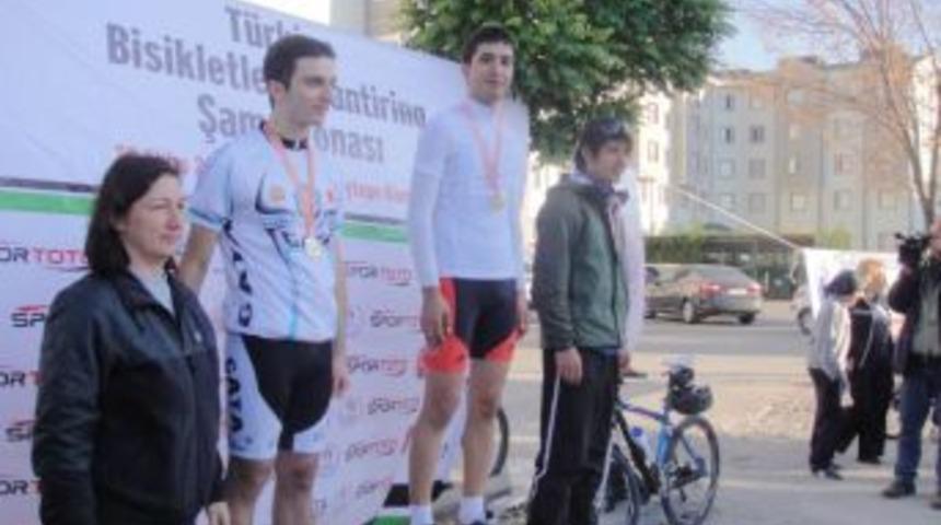 Lise &ouml;ğrencisi oryantiring şampiyonu oldu