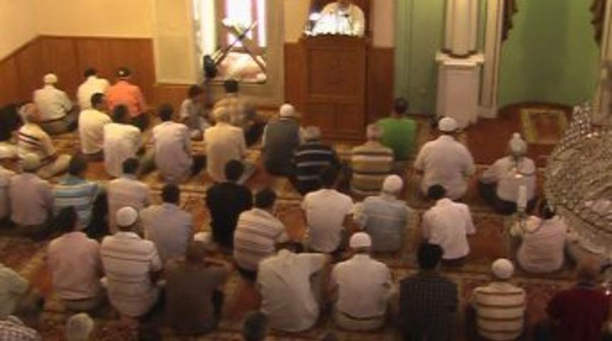 Kuşadası M&uuml;ft&uuml;l&uuml;ğ&uuml; uyardı: Tatile &ccedil;ıkanların da kurban kesmesi gerekir