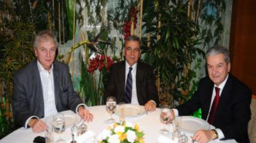 Başkan Kocaoğlu, EBSO ile İZTO başkanları arasındaki gerginliğe el koydu