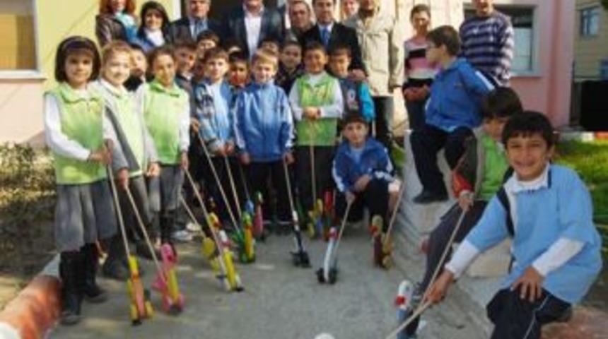 Kulalı &ouml;ğrenciler depremzede &ccedil;ocuklara oyuncak g&ouml;nderdi