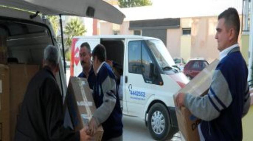 Menemenli &ccedil;ıraklar Erciş&rsquo;teki kardeşlerine yardım eli uzattı