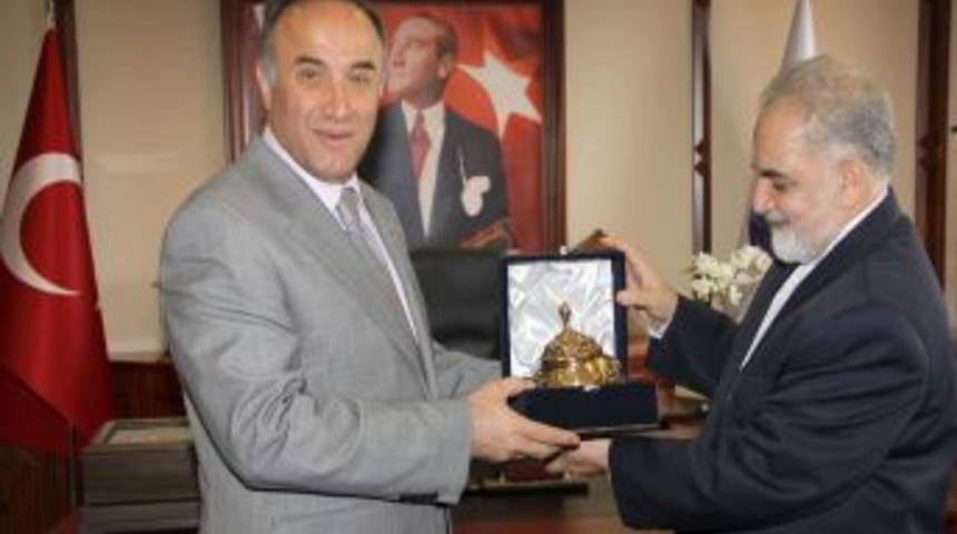 İran Başkonsolosu Nikan&rsquo;dan, Rize Valisi Hacım&uuml;ft&uuml;oğlu&rsquo;na ziyaret