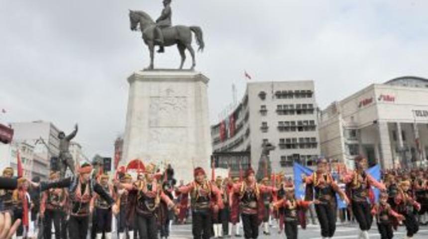 Ankara'nın başkent oluşunun 88. yıl d&ouml;n&uuml;m&uuml;ne &ouml;zel kutlama