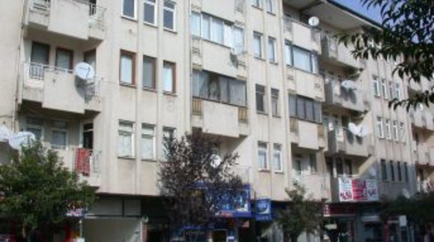 Dairesinde &ouml;len yaşlı adam 6 ay sonra fark edildi