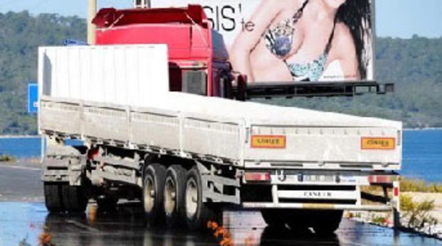 Manzaraya dalınca kaza yaptı