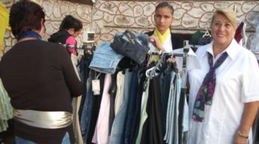 AYMOD'dan yardıma muhta&ccedil; &ouml;ğrenciler yararına kermes