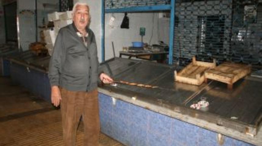 Hava muhalefeti nedeniyle balık&ccedil;ı tezgahları boşaldı