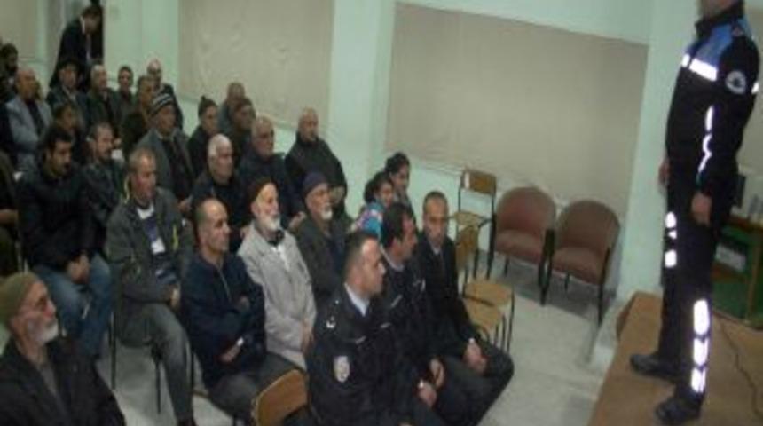 Nevşehir'de polis vatandaşla buluştu