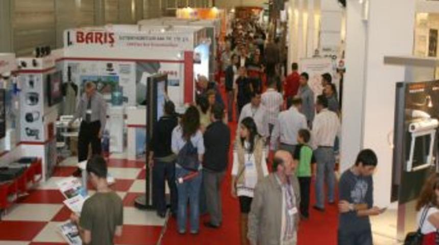 Ege ve Akdeniz b&ouml;lgelerinin 17 yıllık en b&uuml;y&uuml;k yapı fuarı a&ccedil;ıldı