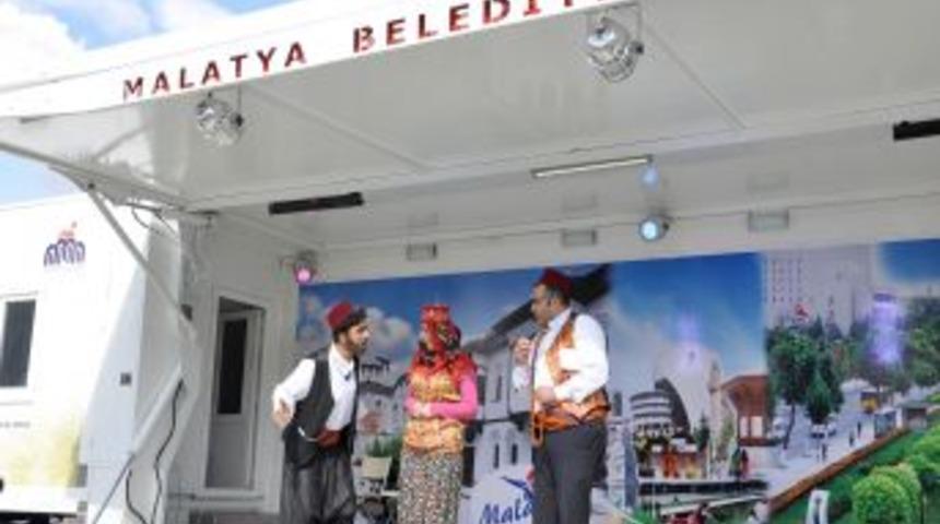 TIR'da sinema ve tiyatro keyfi başladı