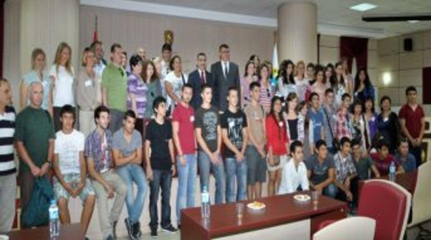 Başkan &Ccedil;elikcan, k&uuml;lt&uuml;revlerini Avrupalılara anlattı