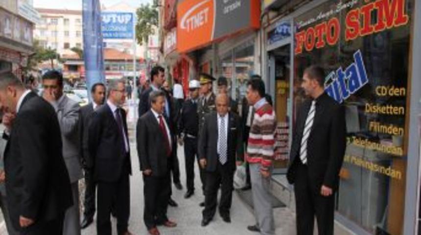 Vali Şent&uuml;rk, belediyenin yaptığı &ccedil;alışmaları inceledi