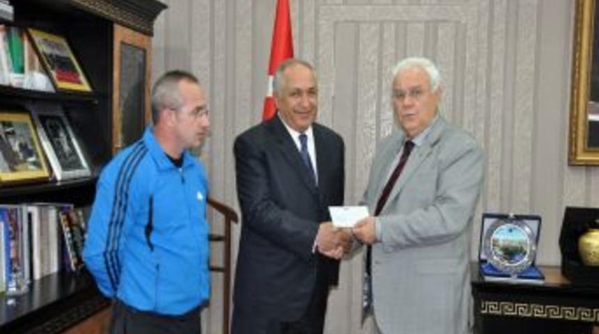 Amat&ouml;r spor kul&uuml;b&uuml;ne yardım