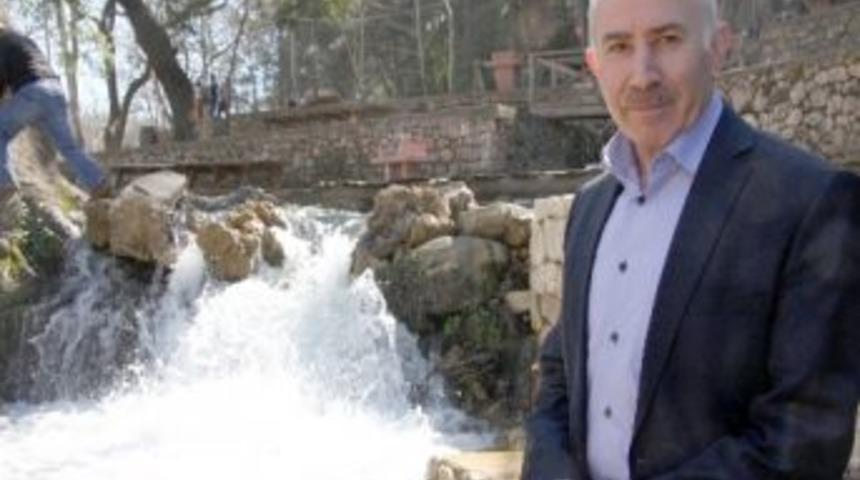 AK Partili K&uuml;&ccedil;&uuml;kaydın: Bayramlar, kardeşliğin pekiştiği g&uuml;nlerdir