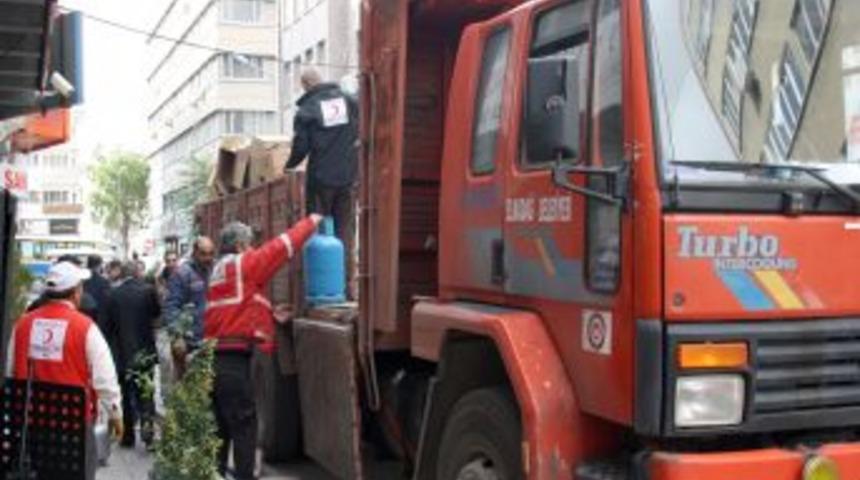 Elmadağ'da toplanan yardımlar Kızılay'a teslim edildi