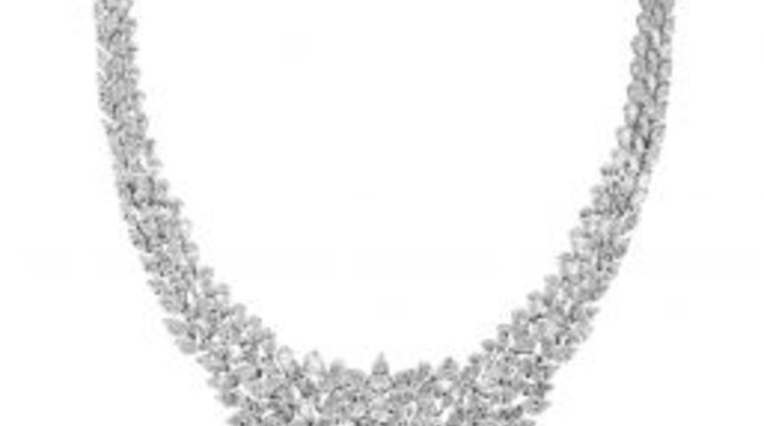 İstanbul Jewellery Show&rsquo;da 300 bin dolarlık gerdanlık g&ouml;r&uuml;c&uuml;ye &ccedil;ıktı