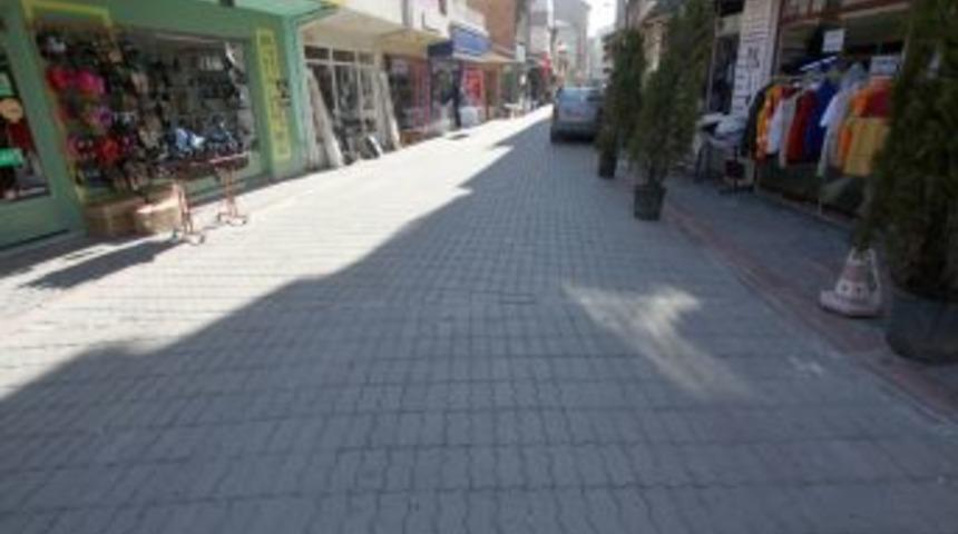 &Ccedil;ubuk'ta sokak g&uuml;zelleştirme ve cephe d&uuml;zenleme &ccedil;alışmaları s&uuml;r&uuml;yor