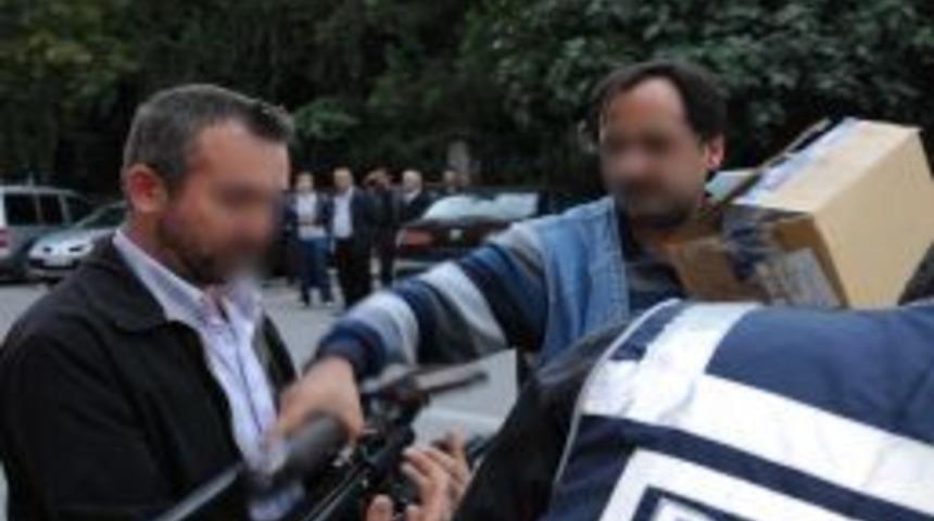 Su&ccedil; &ouml;rg&uuml;t&uuml; operasyonunda g&ouml;zaltına alınan 42 zanlı sağlık kontrol&uuml;nden ge&ccedil;irildi