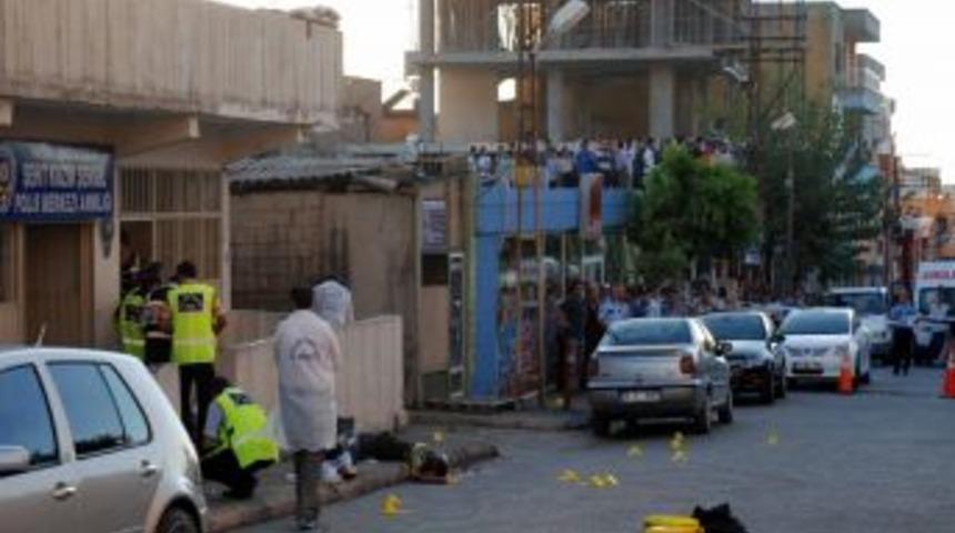 Denizciler polis merkezine saldırı