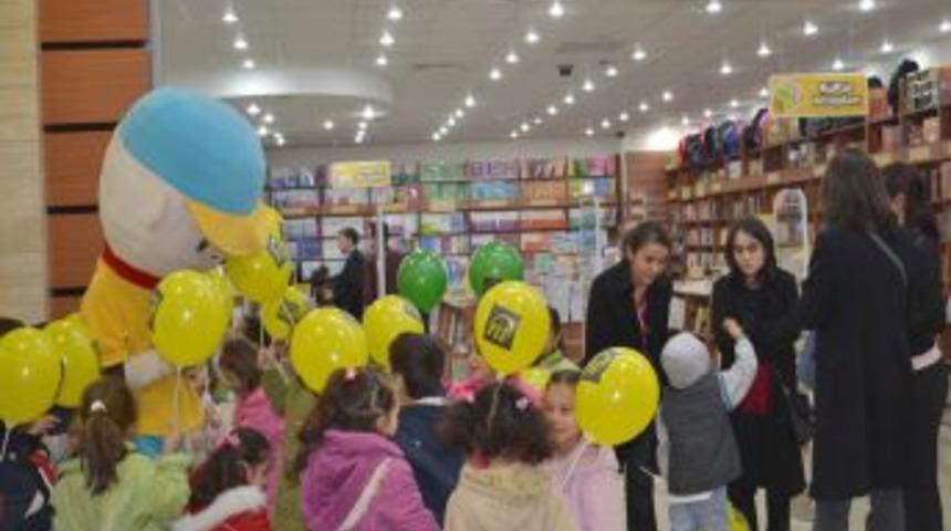 &Ccedil;ankırılı &ccedil;ocuklar Caillou ile eğlendi