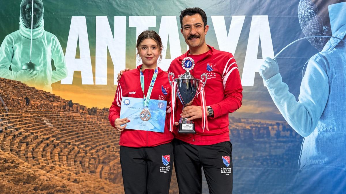 Çayyolu eskrim kursu arayanlar için Konutkent’te farklı bir spor rotası 2