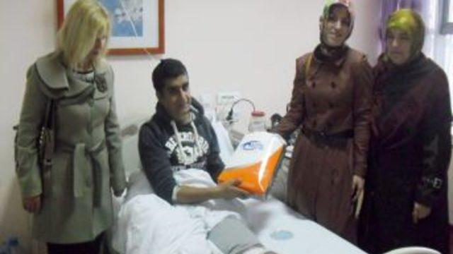 Kimse Yok Mu gönüllüleri hasta depremzedeleri unutmadı