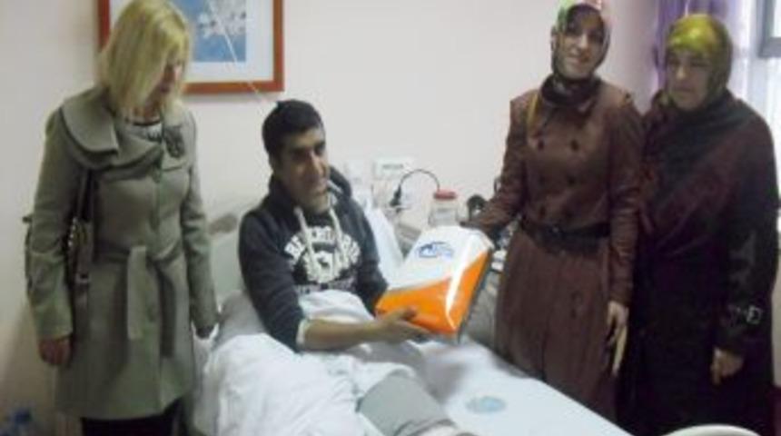 Kimse Yok Mu gönüllüleri hasta depremzedeleri unutmadı