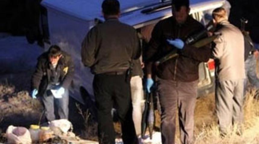 Bir minib&uuml;s dolusu silah ka&ccedil;amadı