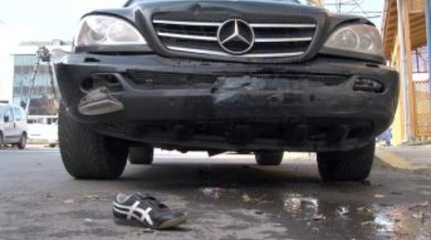 Ayakkabıları kaza yerinde, kendisi yoğun bakımda