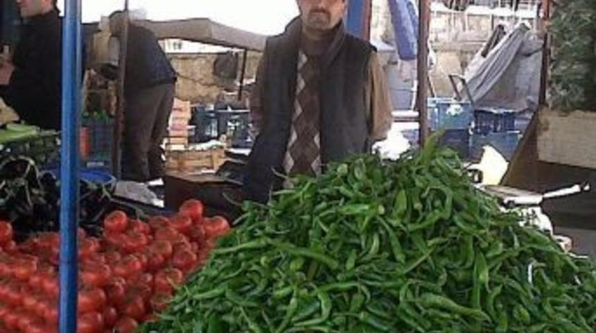 Pazarcı silahlı saldırıda ağır yaralandı