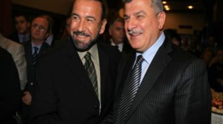 Sinema sanat&ccedil;ısı &Uuml;nal: Aziz&rsquo;e yerden g&ouml;ğe hak veriyorum