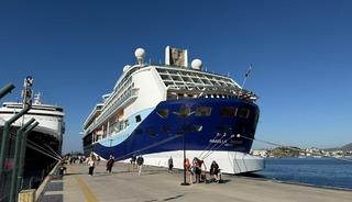 Bodrum'a iki kruvaziyerle 2 bin 888 turist geldi