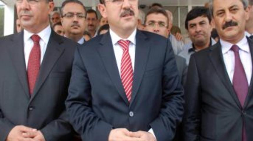 Bakan Ergin, terör saldırısında yaralanan polisleri ziyaret etti