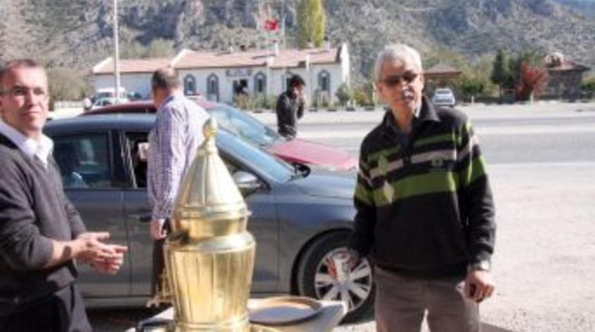 Bayram yolculuğuna 10 dakika salep molası